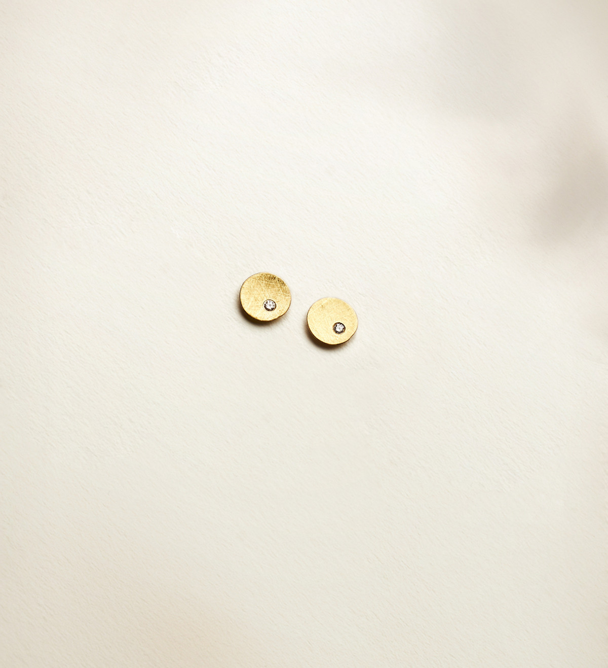 Pendientes oro Flô 8mm y diamantes 0,05ct