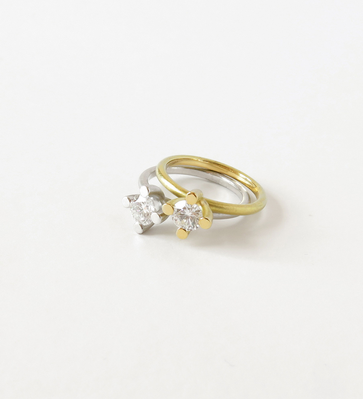 18k gold ring with diamond 0,31ct VS1 D