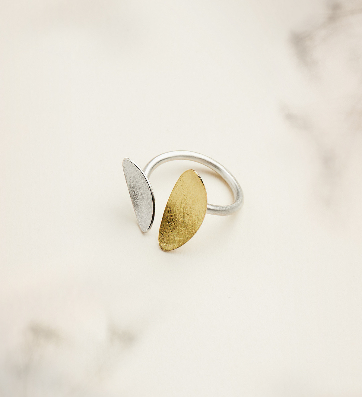 18k gold and silver ring Samoa 25mm