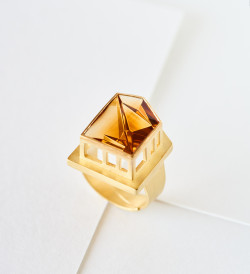 18k gold ring with Munsteiner cut citrine 9,42ct